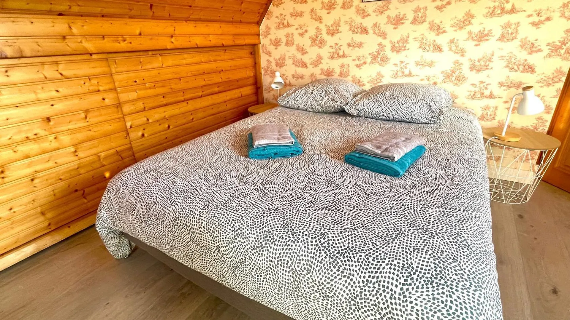 Jolie Maison Renovee Au Bord De La Ria, Belz 0*,  France