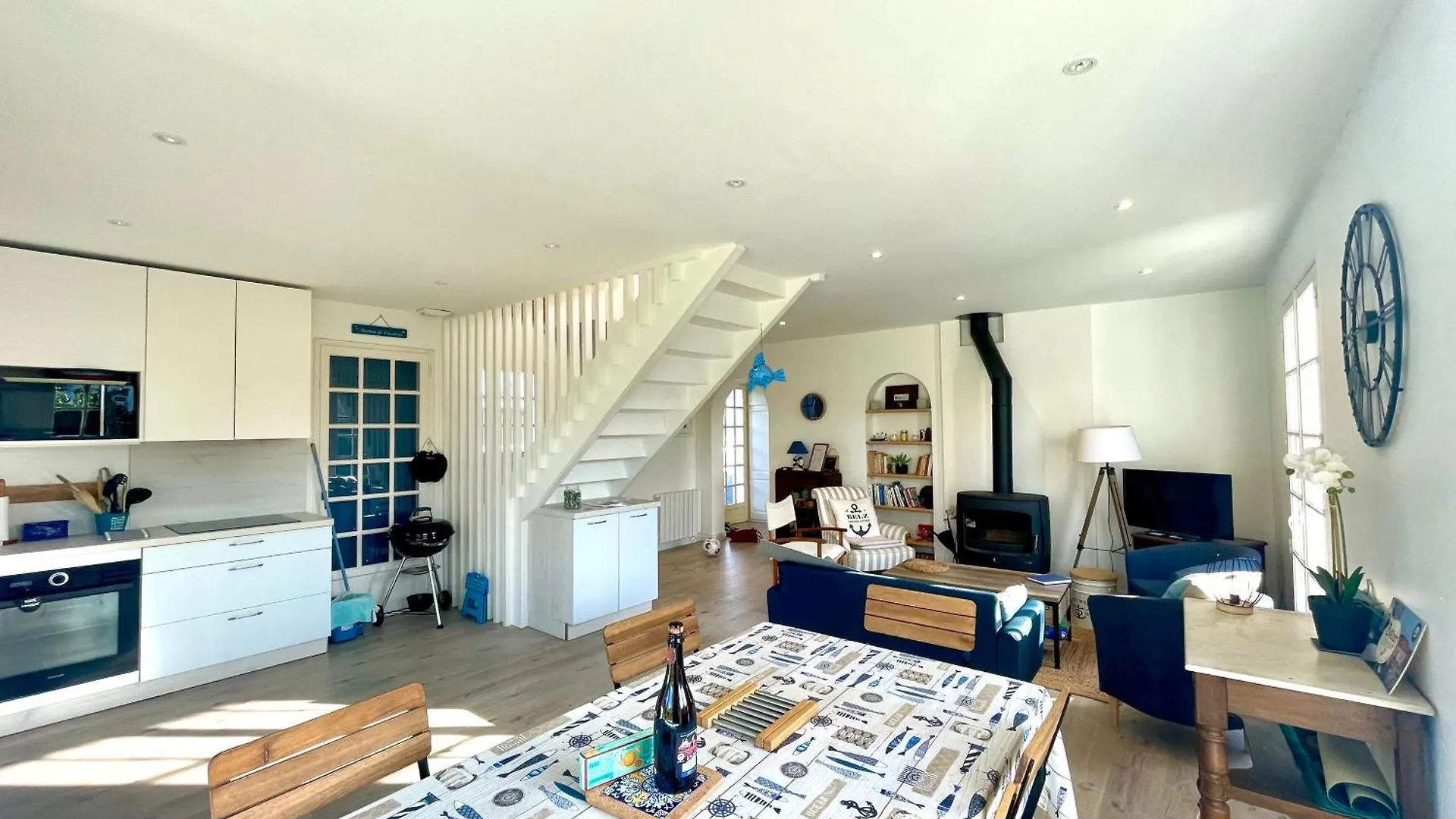 Jolie Maison Renovee Au Bord De La Ria, Belz 0*,  France